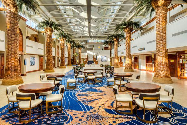 Grand Palm Colonnade
