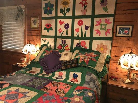 Aunt Jan's Cozy Cabin B & B