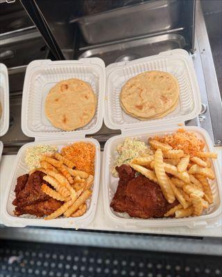 Sábados servicio de pollo campero