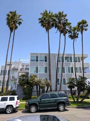 CBI replaced all the windows and painted this Building in Long Beach which is on the beach at 16 36th place! "Updated and beautiful"