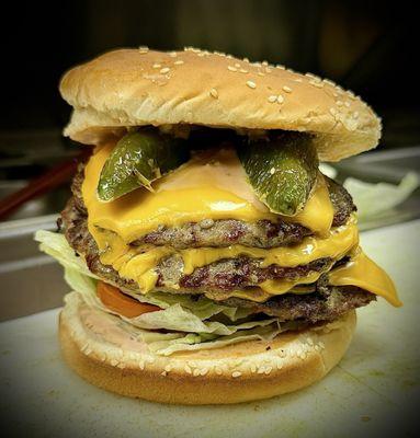 beast 4x4 extra cheese burger