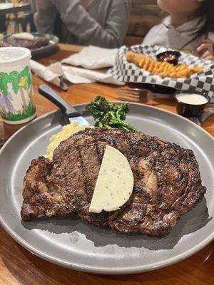 Ribeye with potatoes yummmm