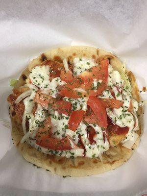 Gelled chicken on a pita