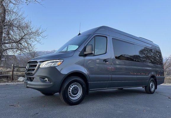 15 Passenger Jumbo van Mercedes Sprinter
