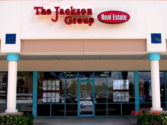 Located at the S.E. corner of Hypoluxo Rd. and Congress Ave., next door to Duffy's.