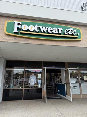 Footwear etc. Encinitas Store Front