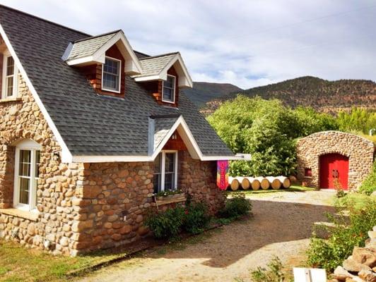 Stone Cottage Cellars ( photo courtesy of TRAILSOURCE.COM )
