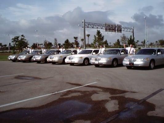 Aaron Airport Limo & Taxi