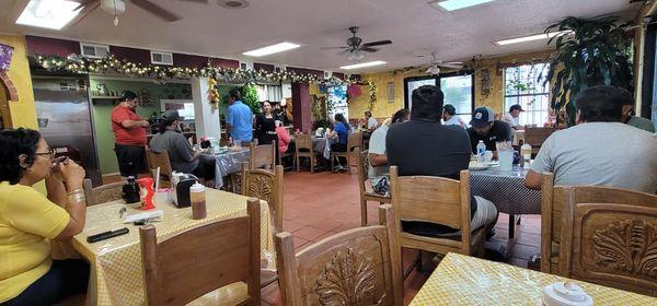 Ambiente en Blanquita's, por la mañana.