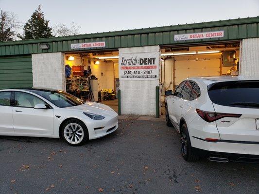 Ceramic Coatings - 2 of our favorite customers brought cars in on the same day. Both vehicles are Pearl white. Tesla and Acura. Looking good