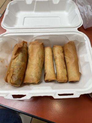Chicken and vegetable lumpia.(L) Shanghai lumpia(R)