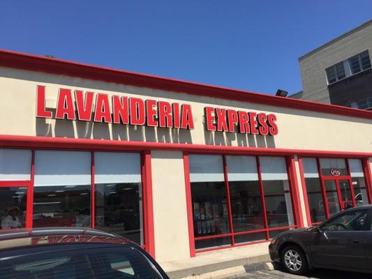 Come visit one of our many Laundromat locations!
Lavanderia Express XI
918 Cypress Ave