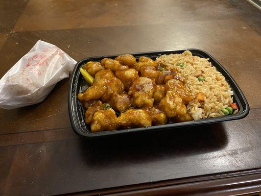 General Tso's Chicken Combo Platter