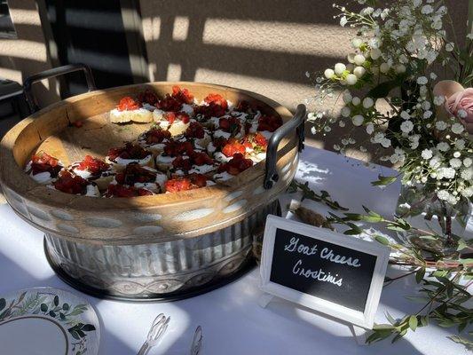 Goat cheese crostinis with strawberry salsa