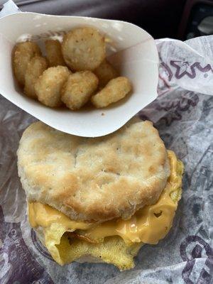 Loaded omelette and hash browns