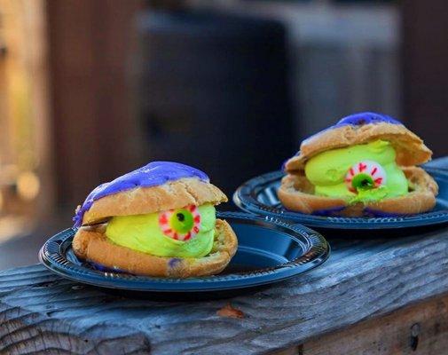 Yummy puff pastry - Nom nom ("Eye See You Sour Apple Cream Puff")