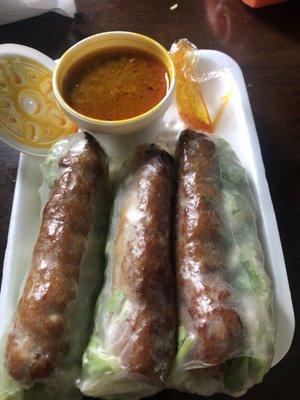 Spring roll with delicious sauce