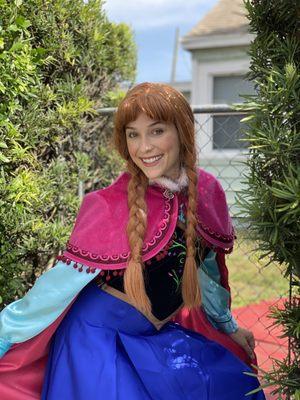 Snow queen making an appearance in Pinecrest, Miami.