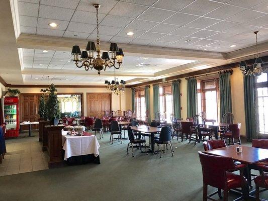 Dining room, more space in rear room