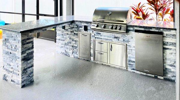 Utopia Grilling, Outdoor Kitchens and Frames