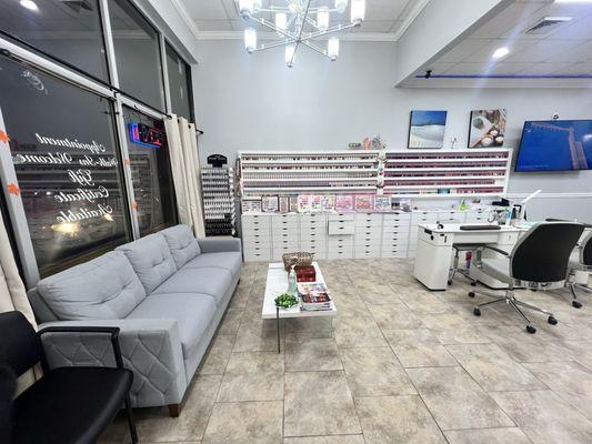 4 Season Nails and Spa