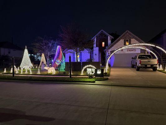 Duke Family Christmas Light Show