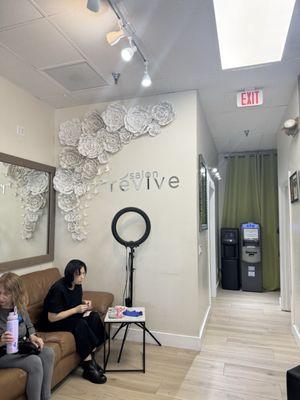 Salon Revive