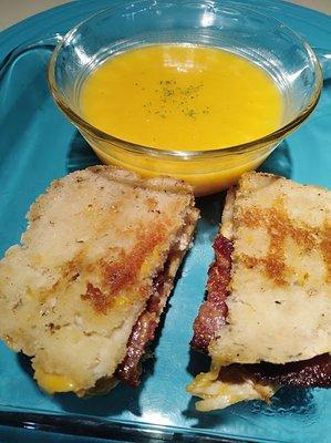 Hostel Breakfast Club