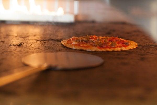 Fresh and Quick Custom-made Pizza