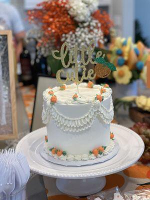 Lemon cake with lemon curd icing