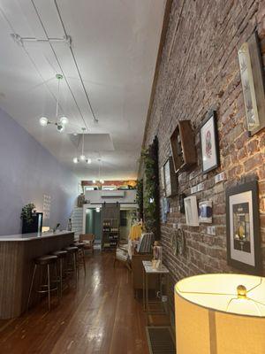 Bar and sitting rear sitting area