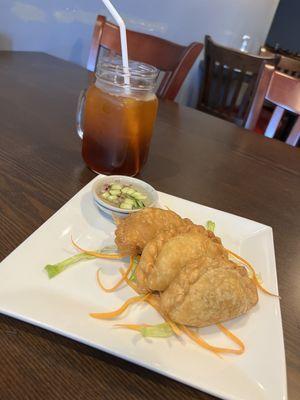 Thai Iced Tea with Lemonade Curry Puff