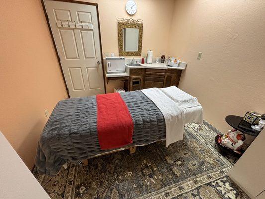 Golden Leaf Massage and Yoga