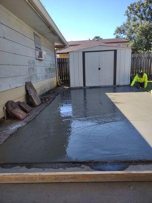 De Dee's Bobcat & Concrete