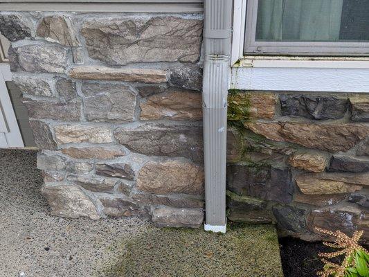 Stone veneer water intrusion