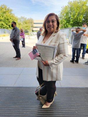 FELICIDADES! Rossana
Rossana obtuvo su ciudadania americana en menos de 90 dias !!!!