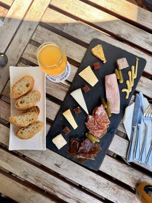 Astoria Bier and Cheese