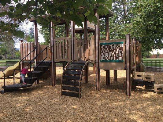 Great structure for the very littles!