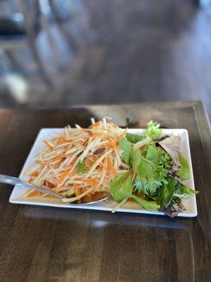 Papaya salad with salted crab