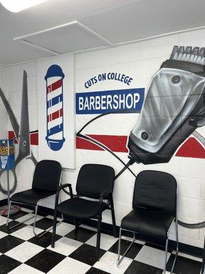 Waiting area for Cuts on College