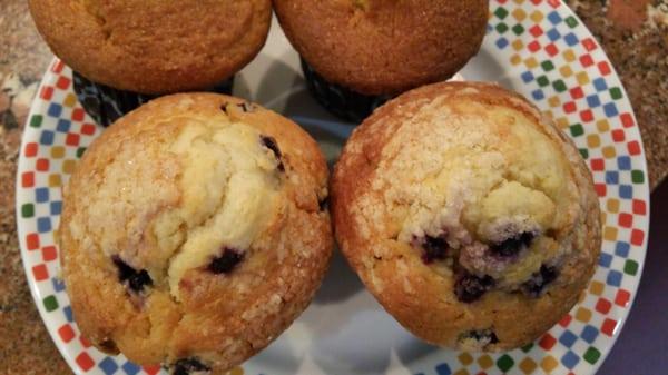 Love love love blueberry muffins!!!
