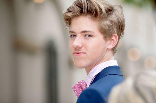 Tidy on the sides soft flowing top.