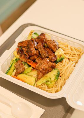 hibachi beef with noodle and vege