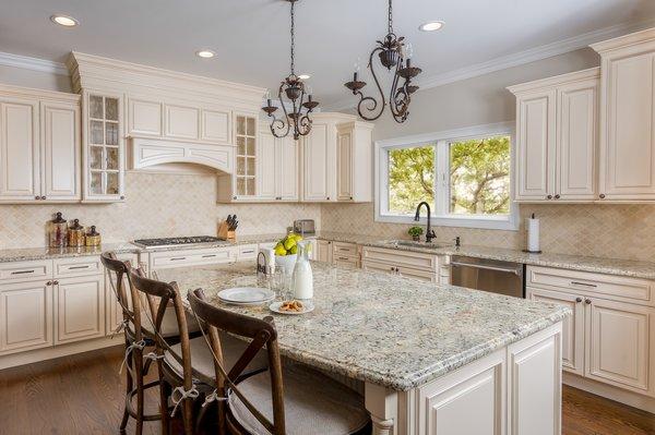 Traditional kitchen with quartz counter tops