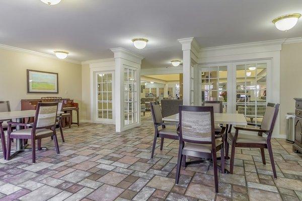 Elmcroft of Sagamore Hills Activity Room