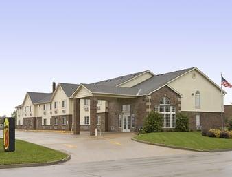 Super 8 by Wyndham Kearney/KCArea