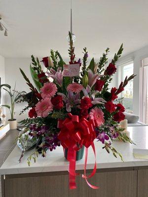 Maxim Flowers & Gifts