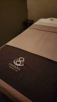 This is a new spot near where I live. It's very clean, and the staff are friendly and highly skilled.