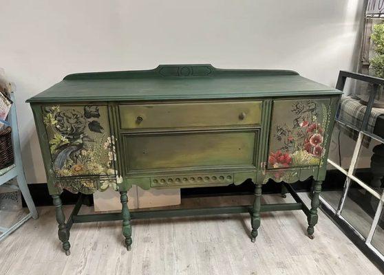 A Brush of Color Vintage Finds & Furniture Redesigned