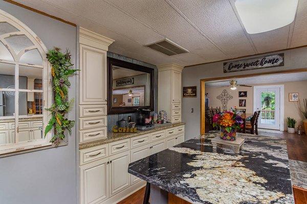 Midwest Cabinets & Design